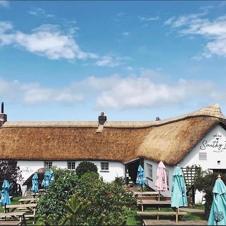 The Old Smithy Inn Welcombe المظهر الخارجي الصورة