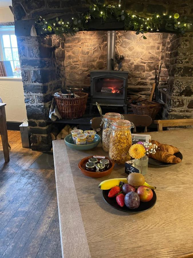 The Old Smithy Inn Welcombe المظهر الخارجي الصورة
